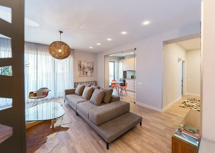 The Shades Of Grey-Tranquil 4Th-Floor Apartment Baneasa Area Bucureşti